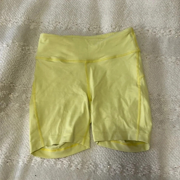 Outdoor Voices Yellow‎ Shorts - Picture 1 of 5